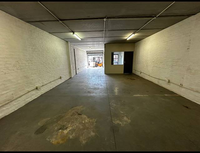 90M² WAREHOUSE TO LET IN EASTGATE